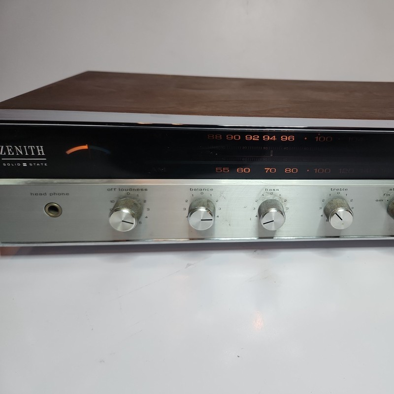 Vintage Zenith Tuner Receiver Model C440W Silver and Wood Grain Powers on gallery