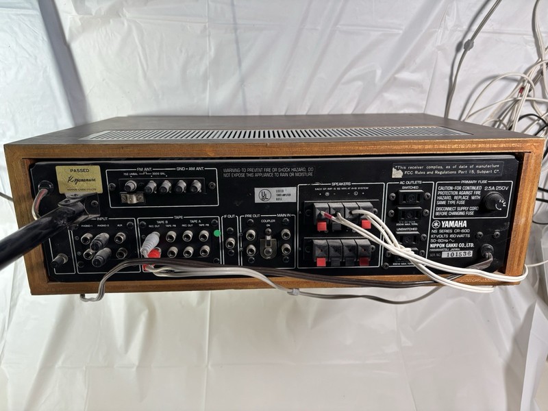 YAMAHA CR-600 VINTAGE AM/FM STEREO RECEIVER - FAIR COSMETIC CONDITION TESTED gallery