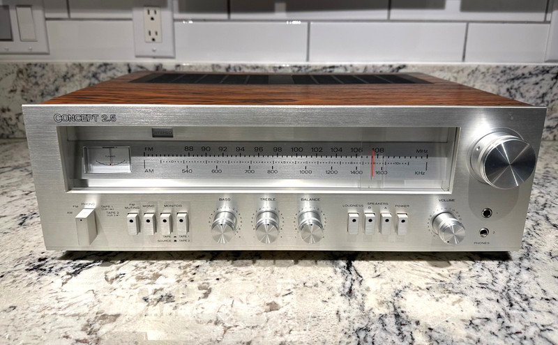 CONCEPT 2.5 Vintage 70's AM/FM Stereo Receiver w/Wood Case Japan Serviced w/LEDs gallery