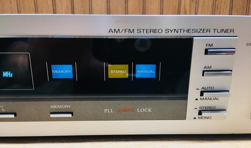 Fisher FM-660 AM/FM Stereo Tuner - Tested/Working. Silver faceplate. See video gallery