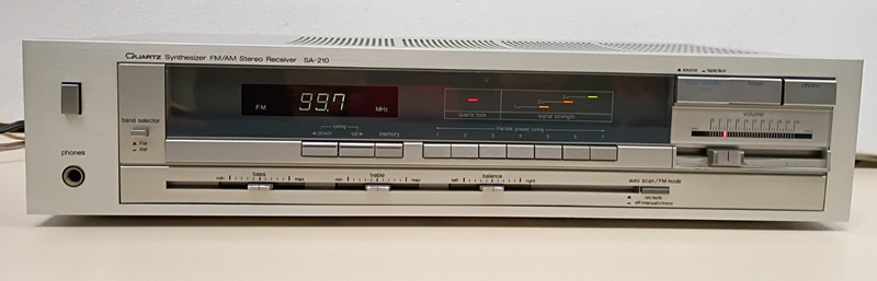 Technics SA-210 Quartz Synthesizer/ Amplifier FM/AM Stereo Receiver Working