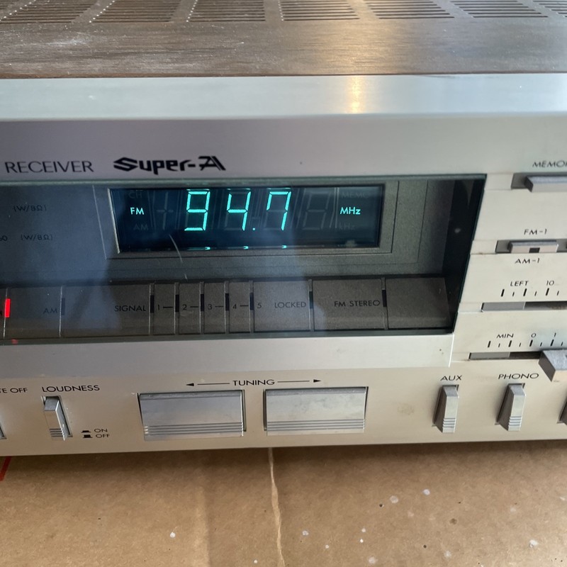Vintage JVC R-S77 Stereo Receiver w/ Digital Synthesizer