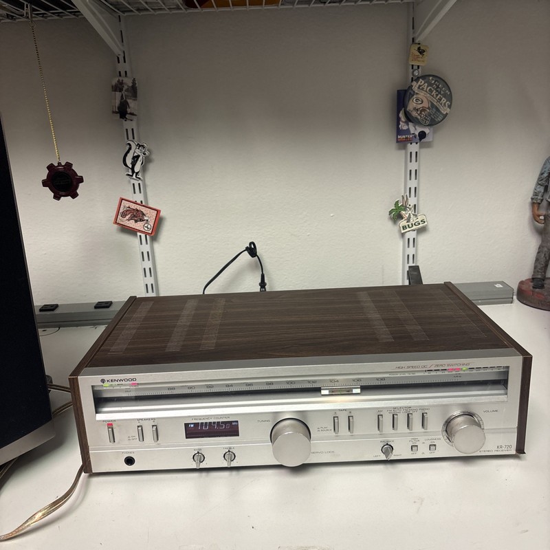 Kenwood KR-720 Vintage Stereo Receiver AM/FM Tuner Amplifier WORKS