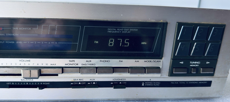 JVC R-X44 Digital Synthesizer Stereo Receiver Quartz Lock 5-Band Equalizer