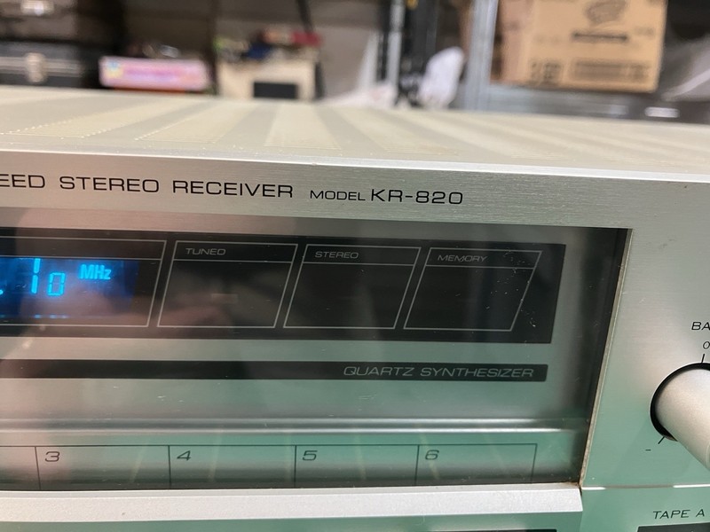 KENWOOD KR-820 VINTAGE AM/FM STEREO RECEIVER - TESTED gallery