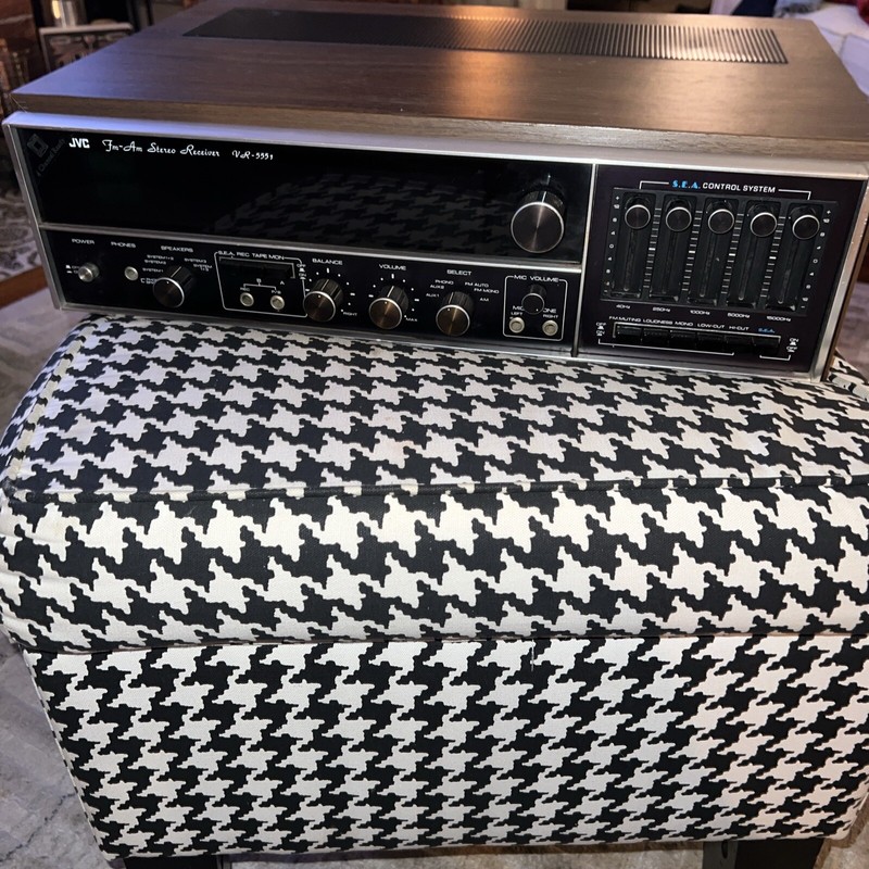 JVC FM-AM stereo receiver VR-5551 TESTED RARE VINTAGE COLLECTIBLE