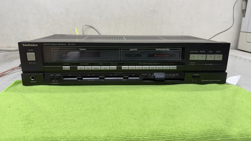 Technics SA-919 Quartz Synthesized AM/FM Receiver Powers On NO SOUND REPAIR PART gallery