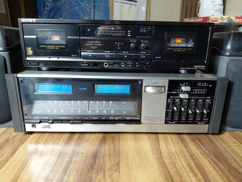 VINTAGE JVC JR-S300 stereo receiver and S.E.A. Graphic Equilizer Tested. Video