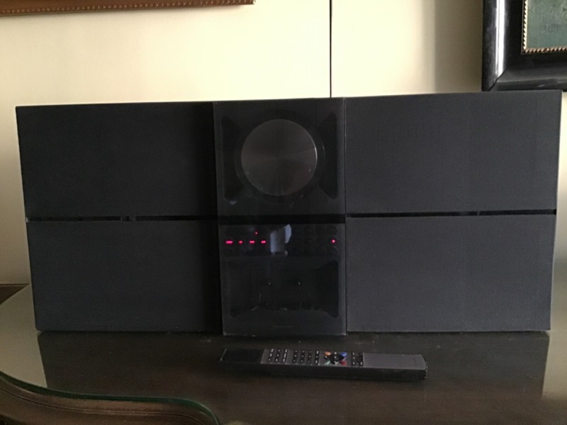 VINTAGE 1990’S OLUSEN BEOSOUND 2000 STERIO CD CASSETE WITH REMOTE