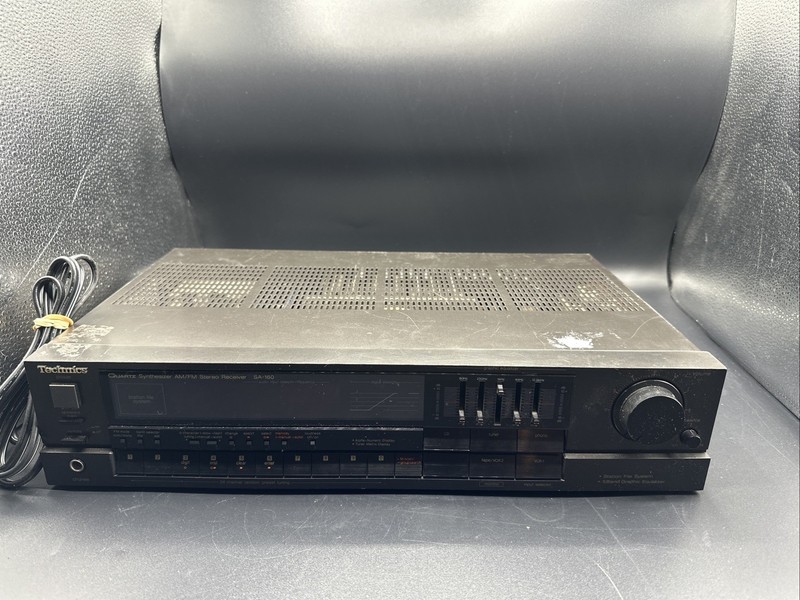 Technics SA-160 Stereo Receiver Plugged In Lights Up Otherwise UNTESTED -H
