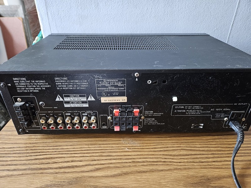 Pioneer SX-253R Stereo Receiver (70w/per channel) w/ Manual Tested No Remote gallery